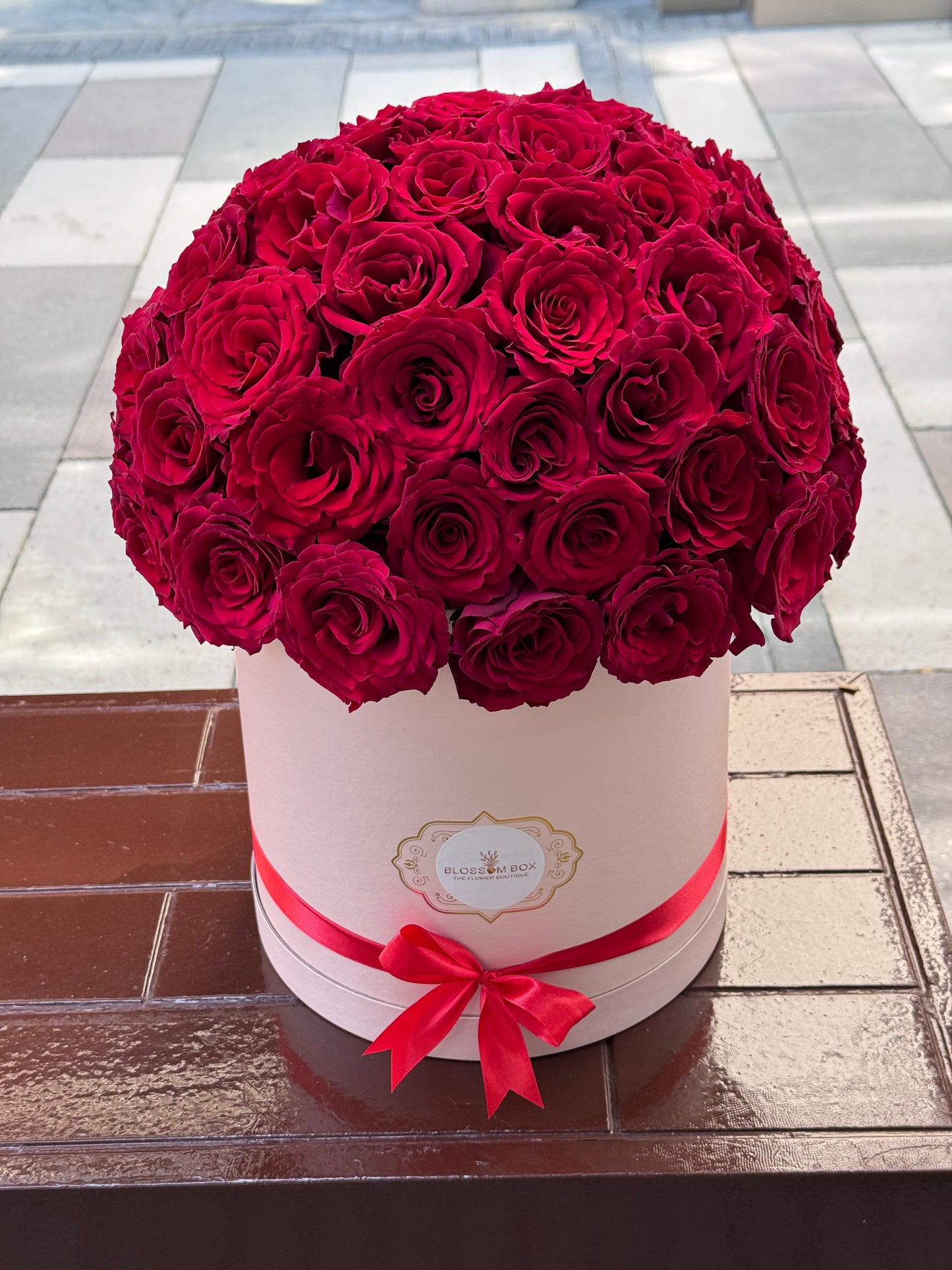 Elegant Rose Box – A Symbol of Luxury and Romance!