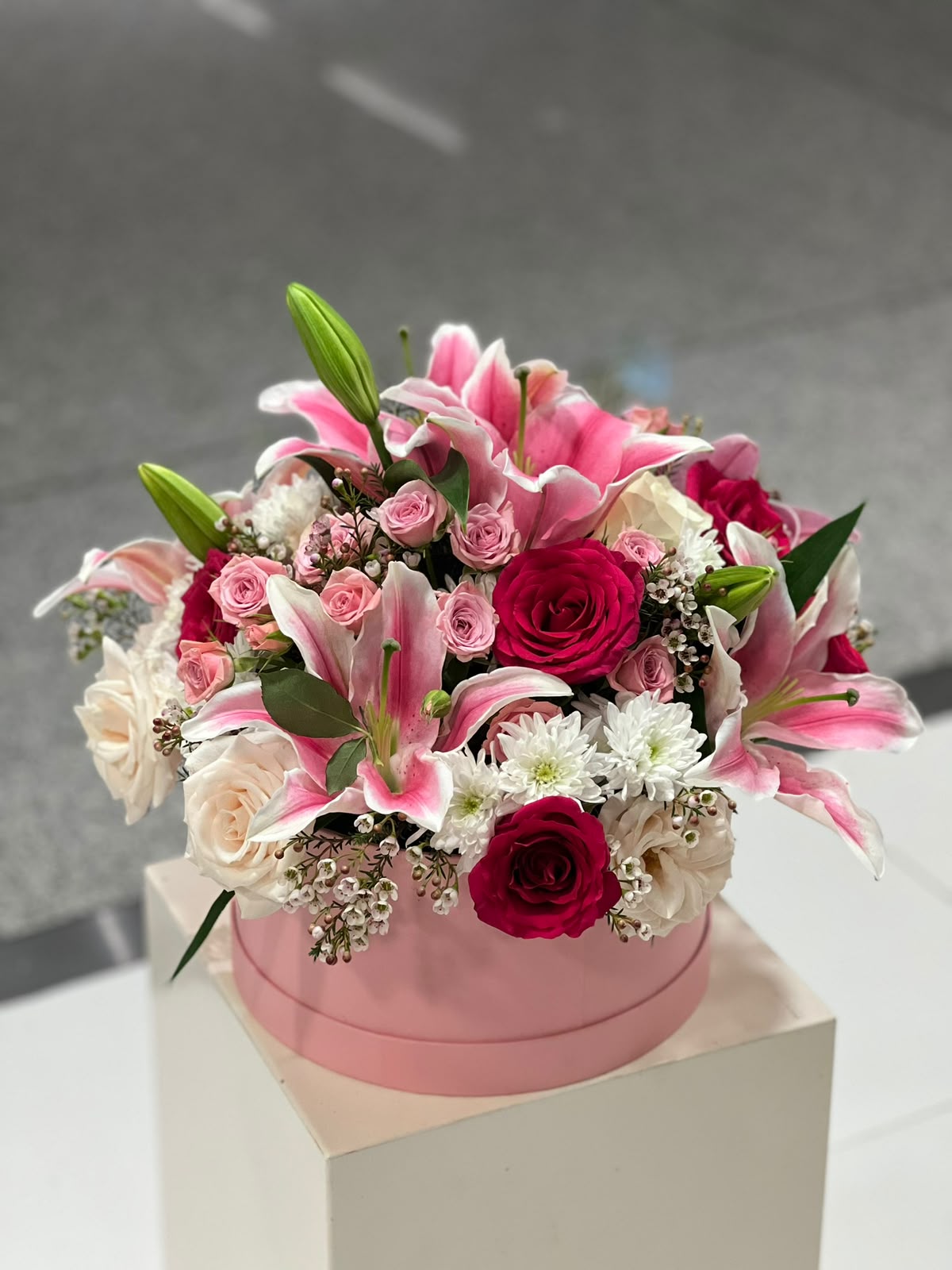 Lovely Box With Pink And White Flowers