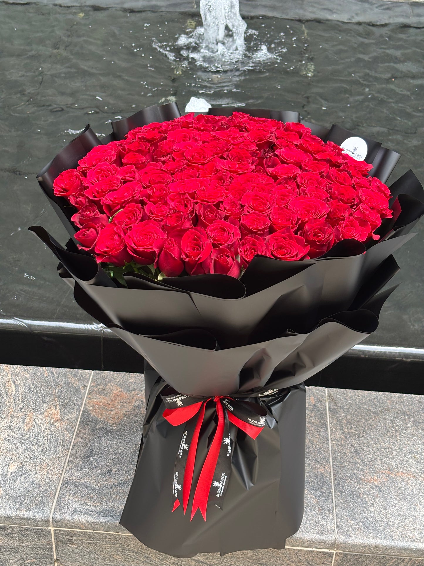 100 Red Roses Bouquet